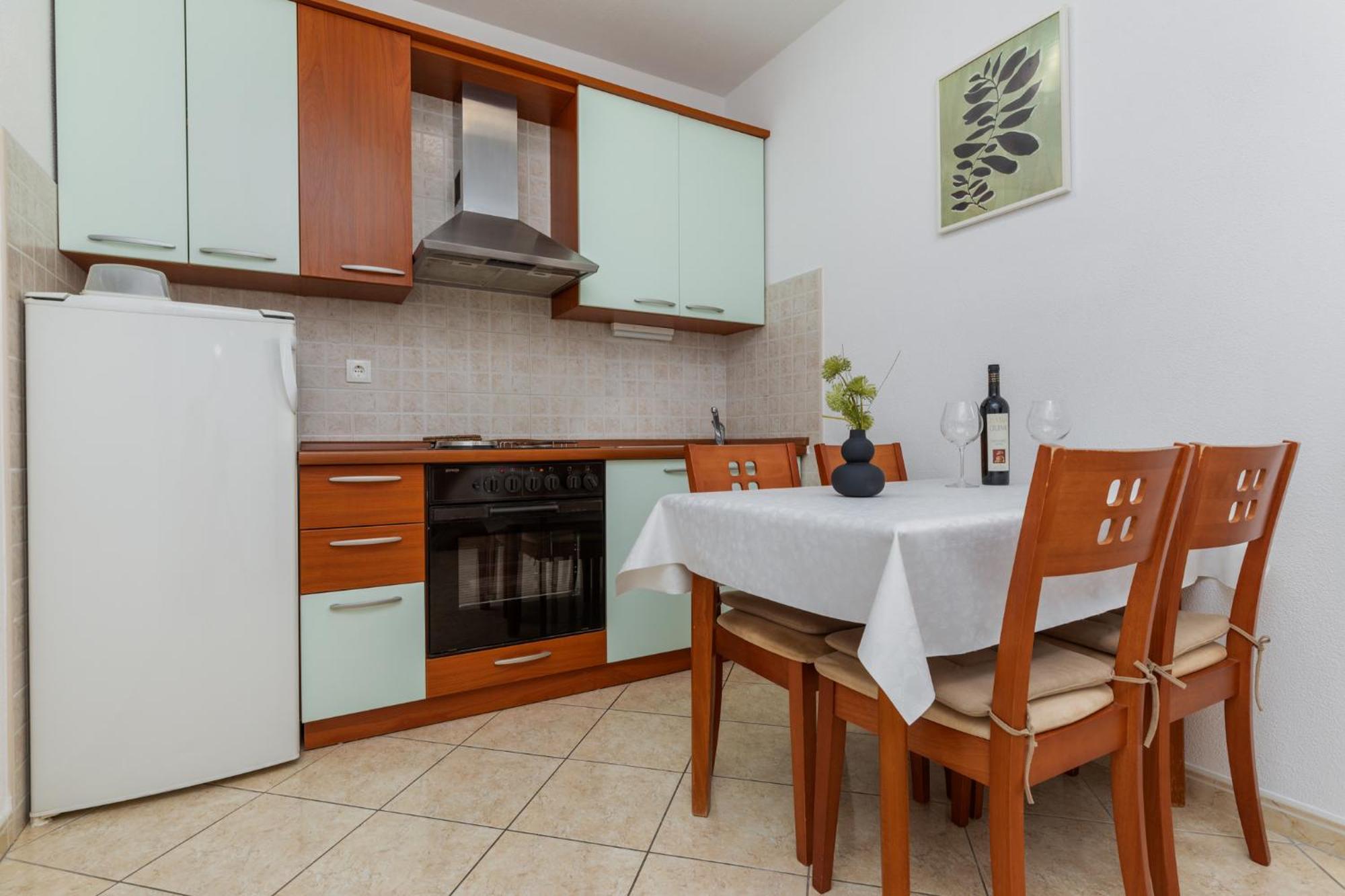 Ferienwohnung Dejan Brela Exterior foto