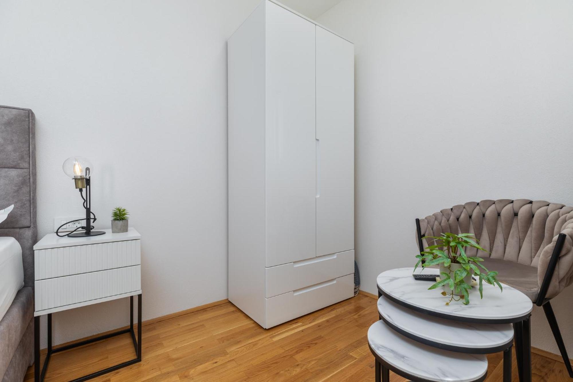 Ferienwohnung Dejan Brela Exterior foto
